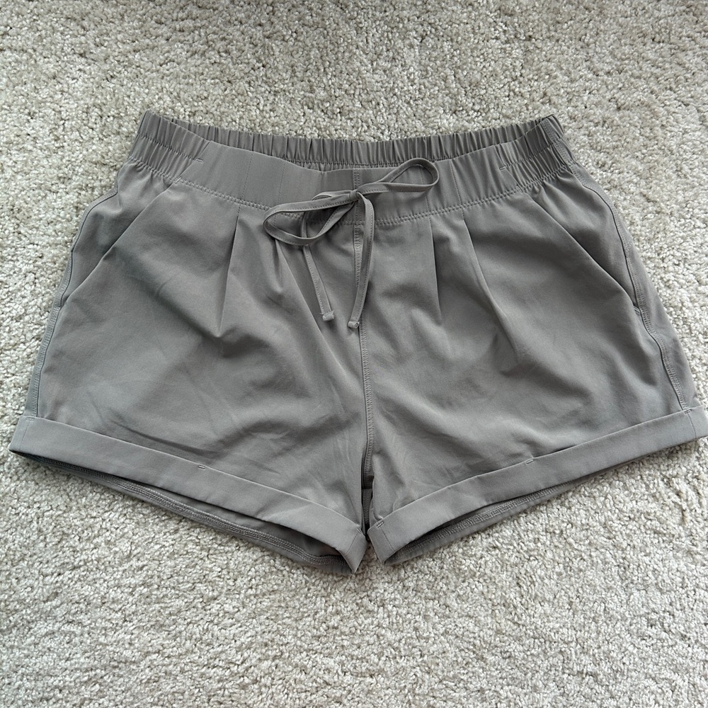 Zyia Summer Shorts Size S